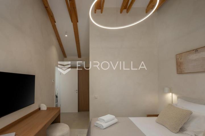 Istra, Labin, vrhunska moderna villa C, grijani bazen 48 m², 2386 m² uređene okućnice