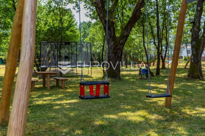 Istra, Labin, vrhunska moderna villa C, grijani bazen 48 m², 2386 m² uređene okućnice