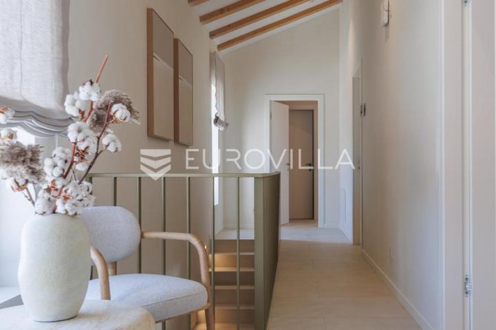 Istra, Labin, vrhunska moderna villa C, grijani bazen 48 m², 2386 m² uređene okućnice