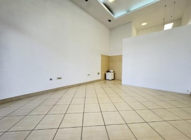 Poslovni prostor, 23m2, Stari aerodrom, Podgorica