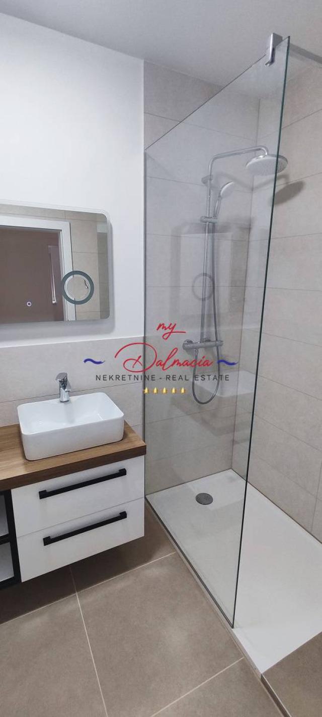 Vir, E4 Trosoban apartman sa pogledom na more 