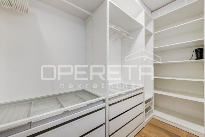 Novoizgrađena moderna vila s garažom i bazenom, Kaštel Novi