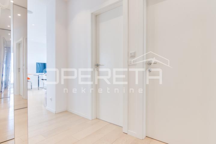 STAN, NAJAM, CENTAR, VOJNOVIĆEVA, 2-SOBAN, 47m2. (45m2 terasa) + parking u javno