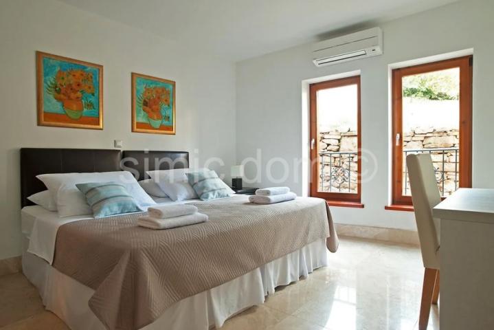 Apartman s vrtom tik do mora, Brač
