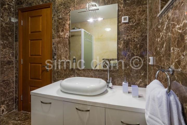 Apartman s vrtom tik do mora, Brač