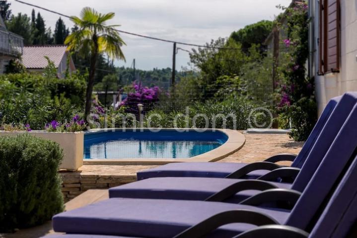 Apartman s vrtom tik do mora, Brač