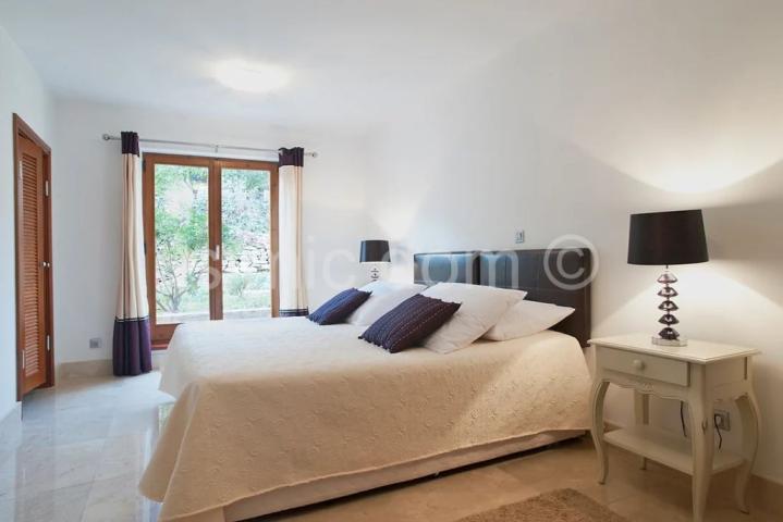 Prostrani apartman tik do mora, Brač