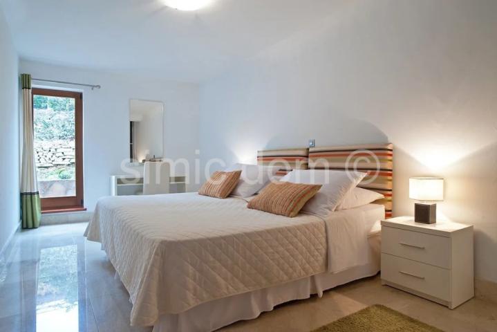 Prostrani apartman tik do mora, Brač