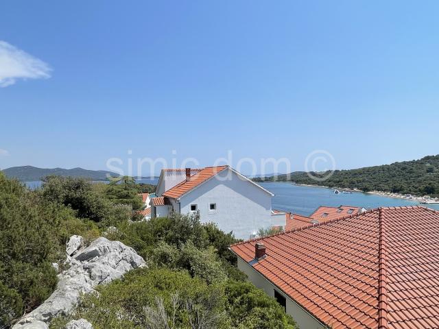 Trosoban penthouse s pogledom, Murter