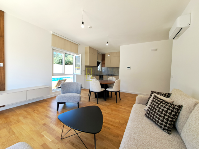 Prodaja jednosoban kompletno namješten stan 55.52 m² (+ terasa 23.55 m²), Torre a Cona