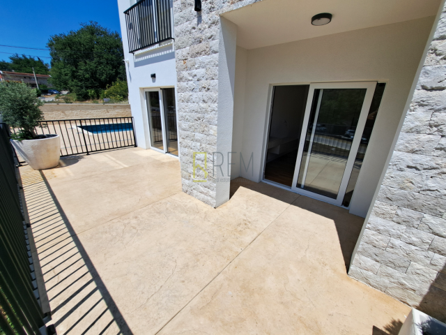 Prodaja jednosoban kompletno namješten stan 55.52 m² (+ terasa 23.55 m²), Torre a Cona