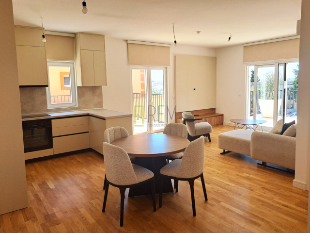 Prodaja jednosoban kompletno namješten stan 62.63 m² + (terasa 41.81 m²), Torre a Cona