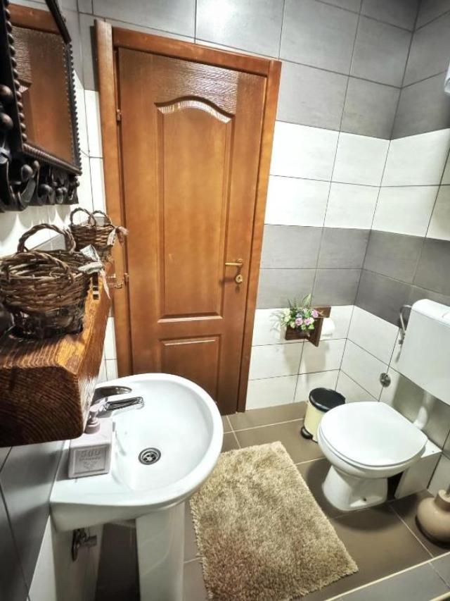 Razrađen turistički kompleks blizu Skadarskog jezera, Bar, Virpazar