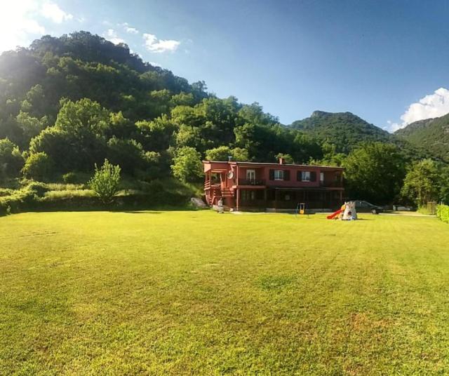 Razrađen turistički kompleks blizu Skadarskog jezera, Bar, Virpazar