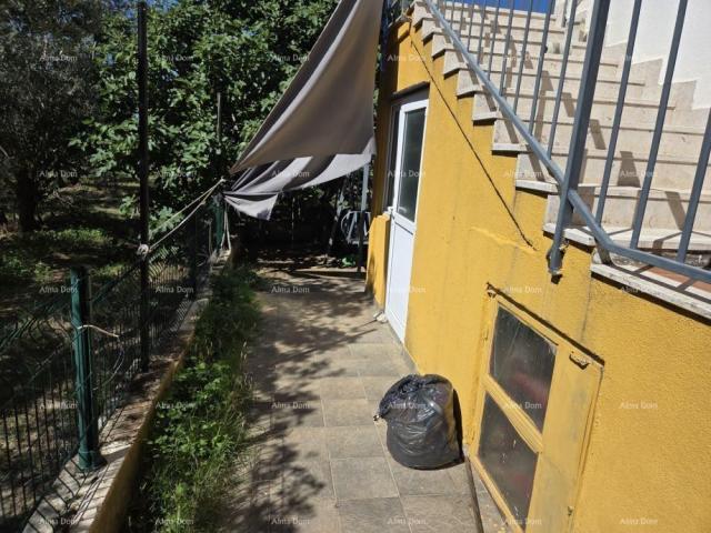 Wohnung Fažana, Geräumige Wohnung mit Garten, Garage und Keller – 600 m vom Meer und Zentrum entfern