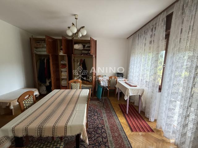 Radoboj – Prostrana obiteljska kuća s garažom i 640 m² ograđene okućnice