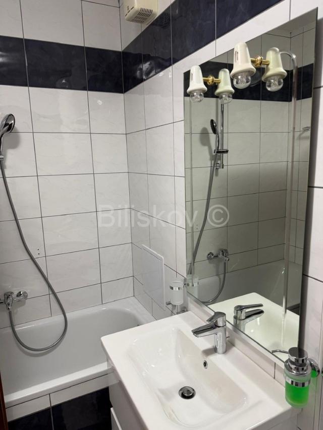 Duilovo Split dugoročan najam, garažno mjesto