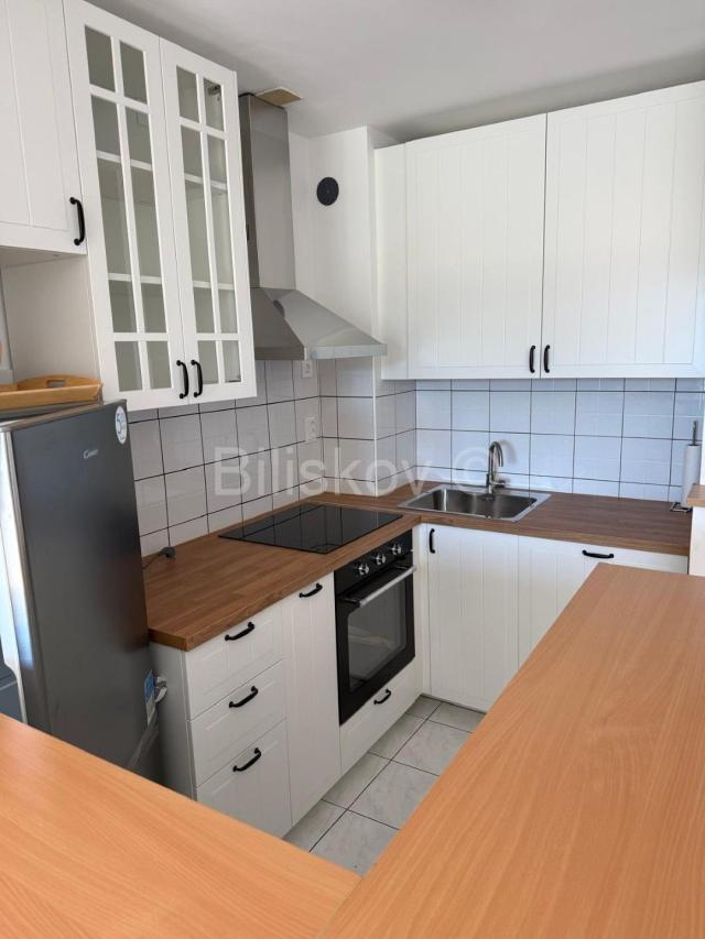 Duilovo Split dugoročan najam, garažno mjesto