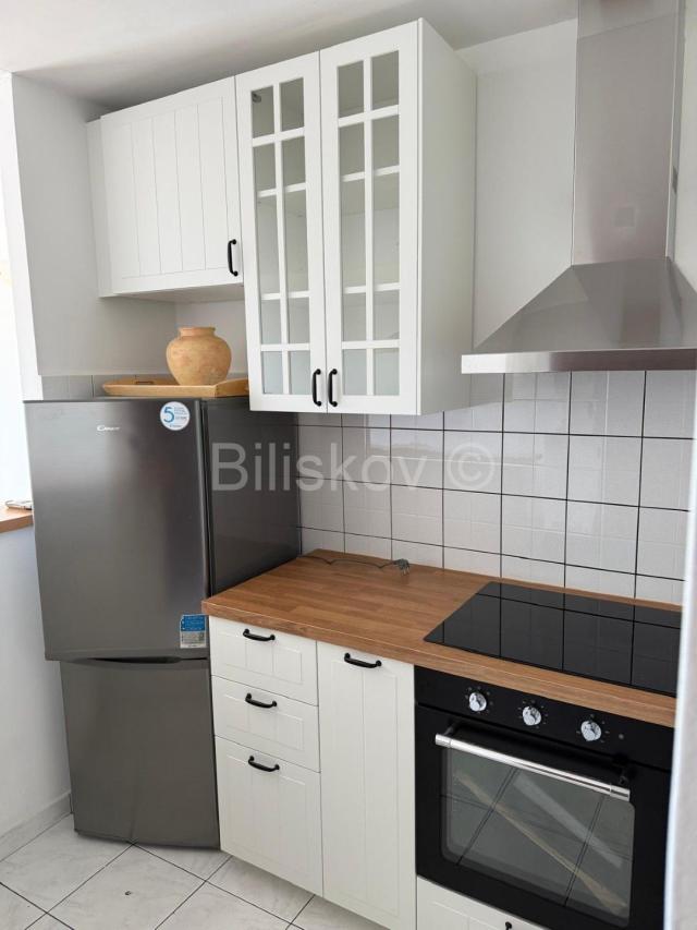 Duilovo Split dugoročan najam, garažno mjesto