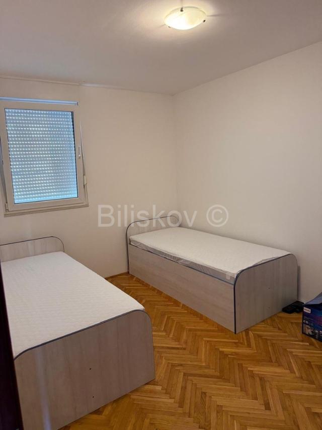 Duilovo Split dugoročan najam, garažno mjesto