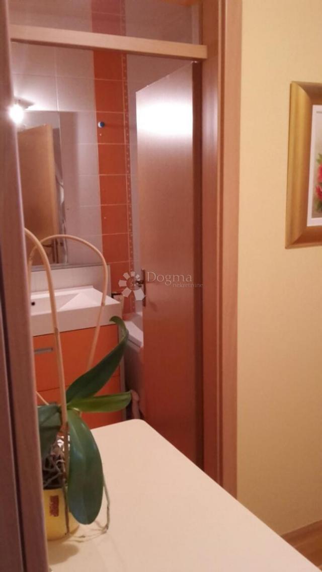 Atraktivan stan s garažom u Varaždinu