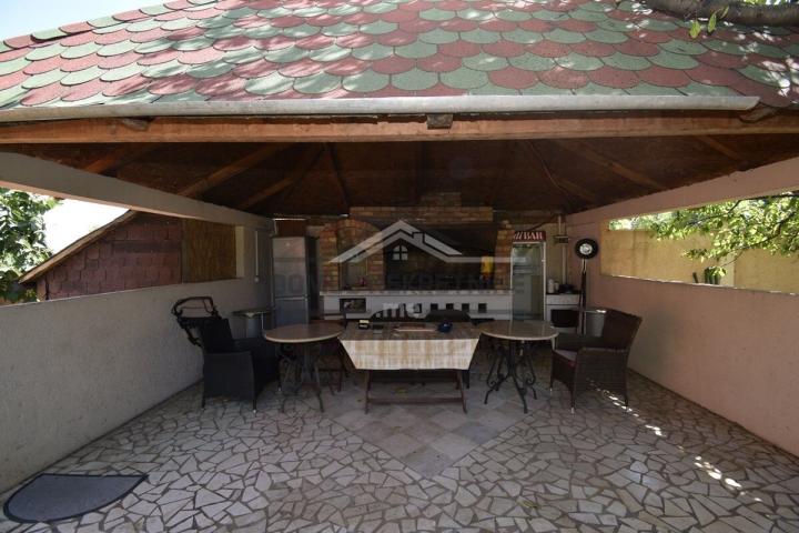 Porodična kuća 250m2 na placu 600m2, Donja Gorica - Podgorica