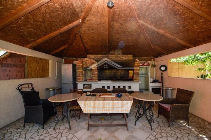 Porodična kuća 250m2 na placu 600m2, Donja Gorica - Podgorica