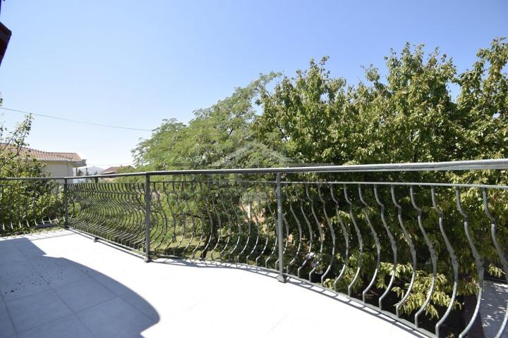 Porodična kuća 250m2 na placu 600m2, Donja Gorica - Podgorica