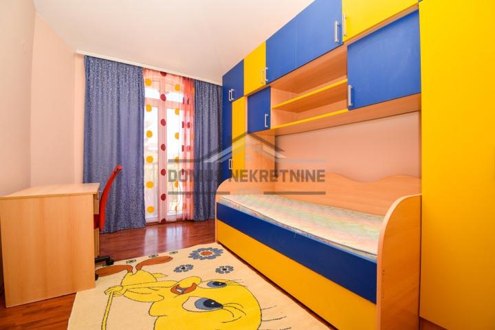 Porodična kuća 250m2 na placu 600m2, Donja Gorica - Podgorica