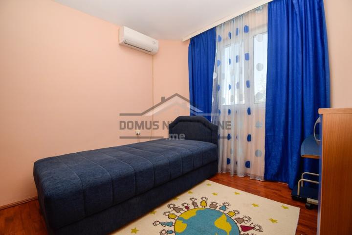 Porodična kuća 250m2 na placu 600m2, Donja Gorica - Podgorica