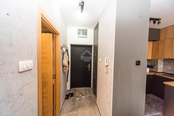 Jednosoban stan 45m2 + garaža, Pobrežje - Podgorica