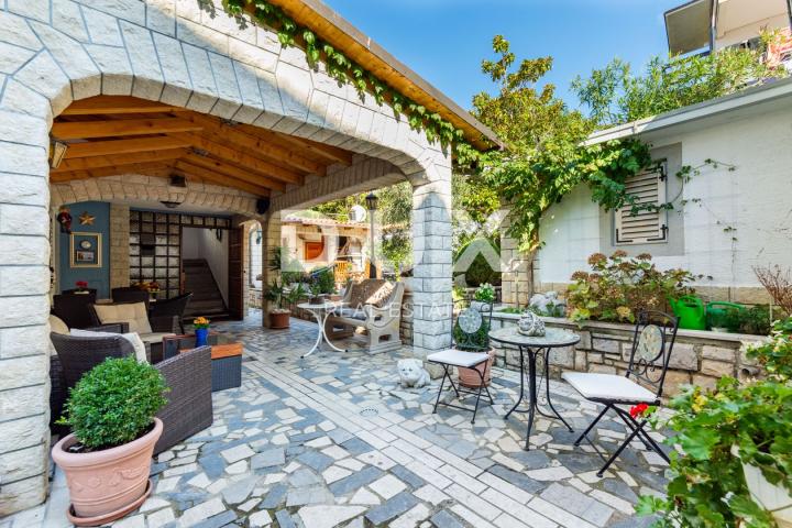 CRIKVENICA, SELCE - Jedinstvena Villa za obiteljski hotel