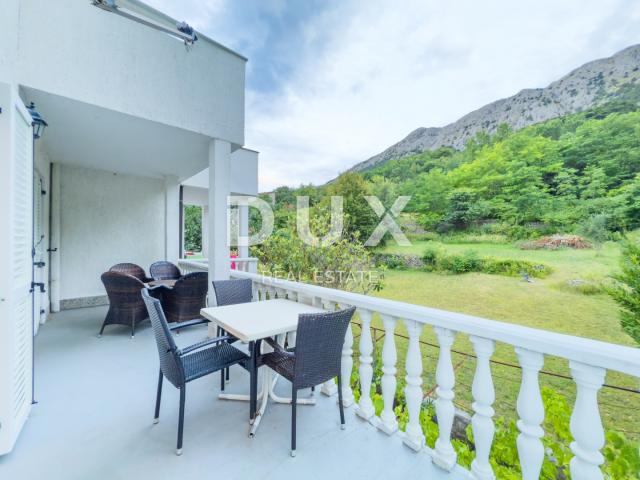 OTOK KRK, BAŠKA - Kuća s 5 apartmana i velikom okućnicom