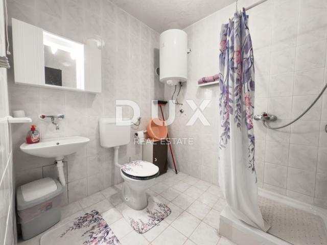 OTOK KRK, BAŠKA - Kuća s 5 apartmana i velikom okućnicom