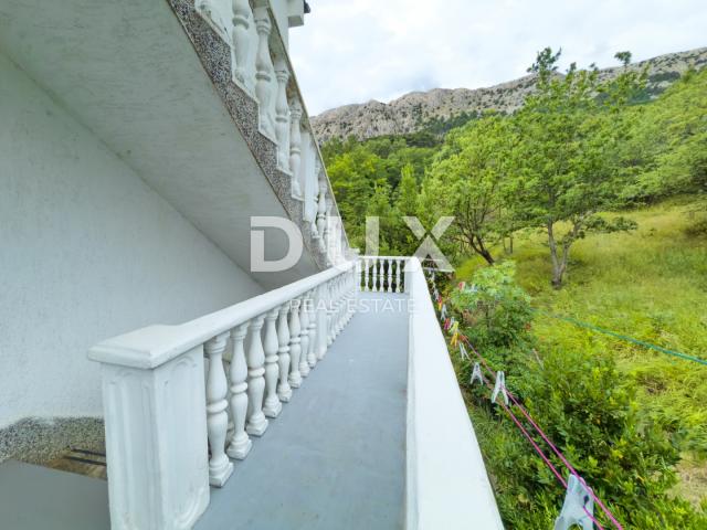 OTOK KRK, BAŠKA - Kuća s 5 apartmana i velikom okućnicom