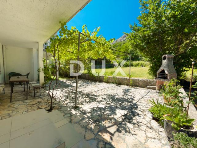 OTOK KRK, BAŠKA - Kuća s 5 apartmana i velikom okućnicom