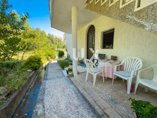 OTOK KRK, BAŠKA - Kuća s 5 apartmana i velikom okućnicom