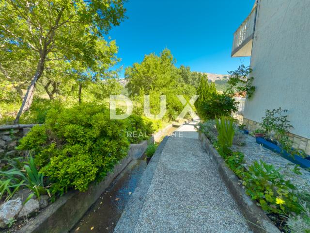 OTOK KRK, BAŠKA - Kuća s 5 apartmana i velikom okućnicom