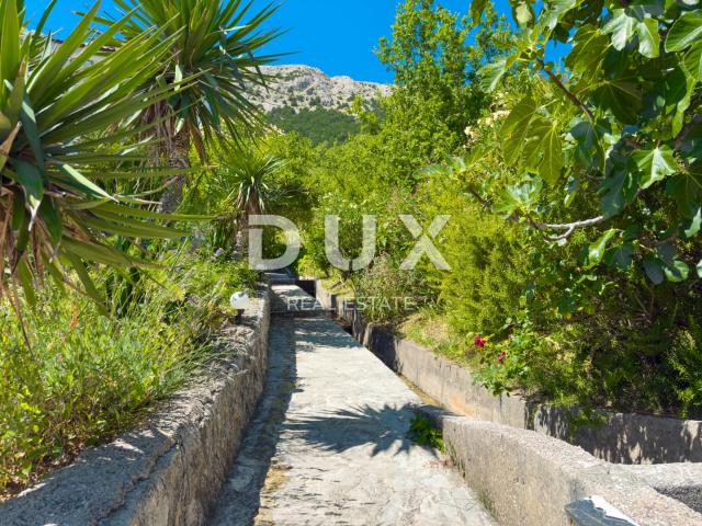 OTOK KRK, BAŠKA - Kuća s 5 apartmana i velikom okućnicom