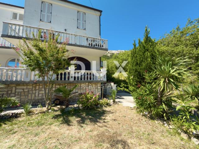 OTOK KRK, BAŠKA - Kuća s 5 apartmana i velikom okućnicom
