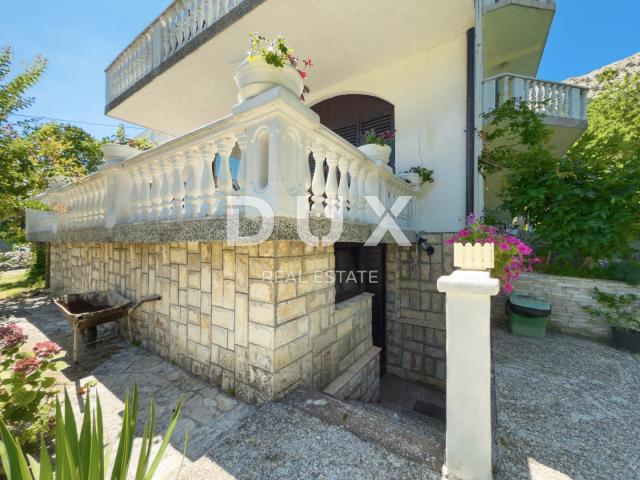 OTOK KRK, BAŠKA - Kuća s 5 apartmana i velikom okućnicom