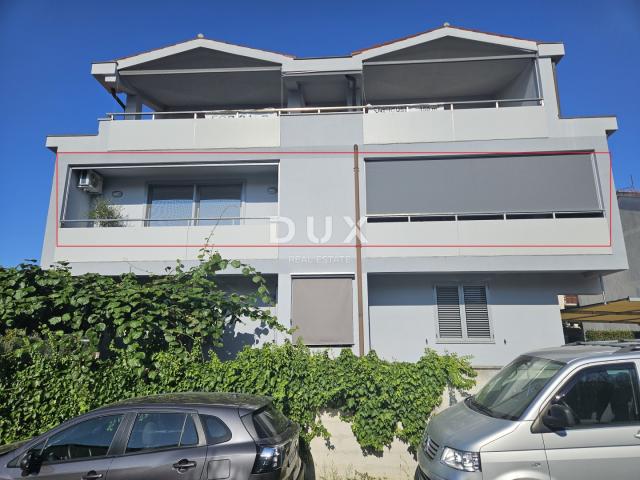 PULA, PJEŠČANA UVALA - vrhunsko namješten stan s terasom samo 150 metara od mora, parking