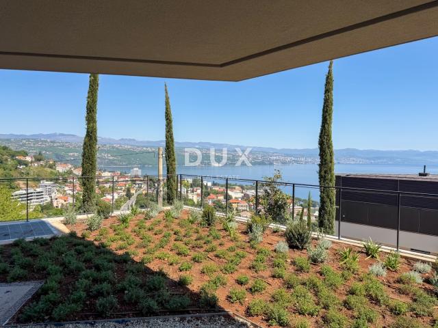 OPATIJA, CENTAR - novogradnja luksuznog standarda u Opatiji s garažom, vlastitim vrtom, vrhunski sta