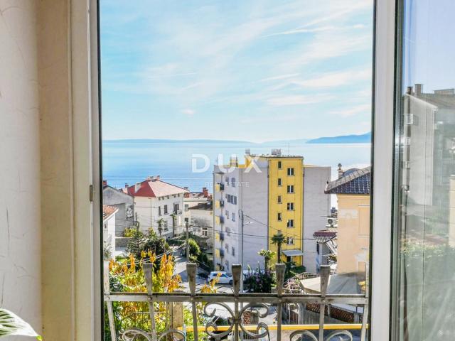 OPATIJA, CENTAR - samostojeća kuća u centru Opatije s parkingom i pogledom, 500m od mora