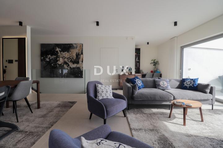 OPATIJA, CENTAR - penthouse drugi red do mora u jednoj od najboljih zgrada u Opatiji
