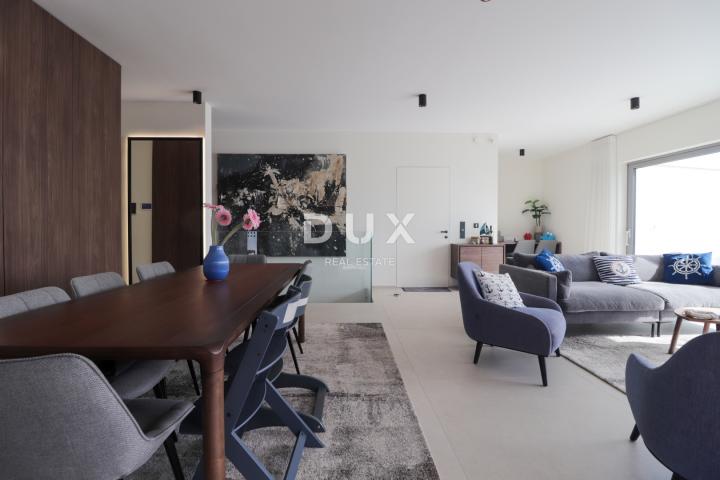 OPATIJA, CENTAR - penthouse drugi red do mora u jednoj od najboljih zgrada u Opatiji