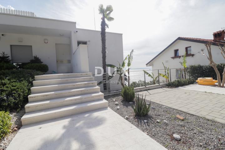OPATIJA, CENTAR - penthouse drugi red do mora u jednoj od najboljih zgrada u Opatiji