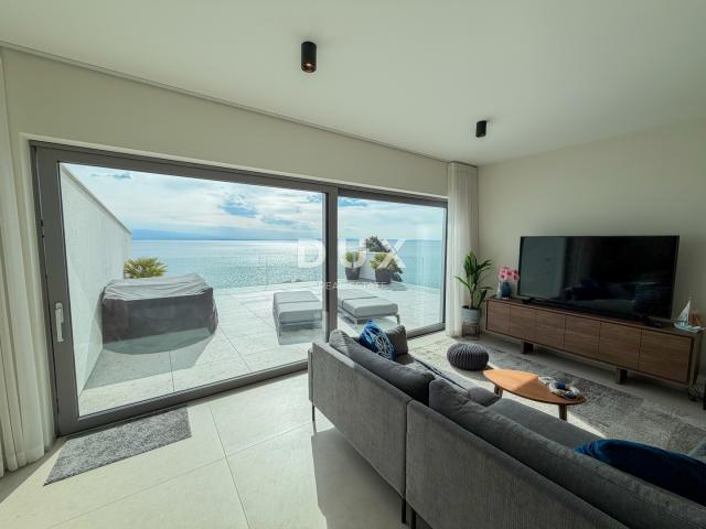 OPATIJA, CENTAR - penthouse drugi red do mora u jednoj od najboljih zgrada u Opatiji