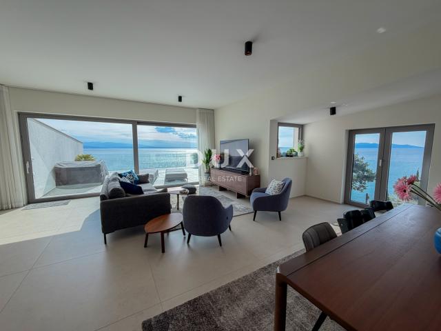 OPATIJA, CENTAR - penthouse drugi red do mora u jednoj od najboljih zgrada u Opatiji