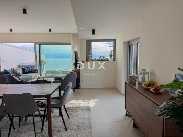 OPATIJA, CENTAR - penthouse drugi red do mora u jednoj od najboljih zgrada u Opatiji